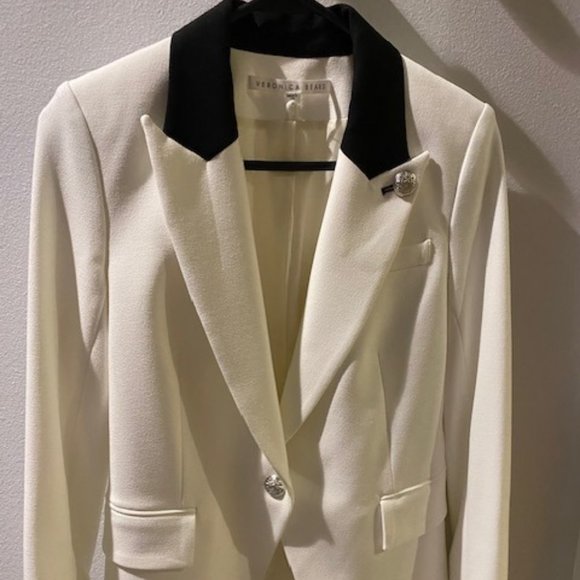 Never worn Veronica Beard tuxedo blazer with dickey Size 2 - Picture 1 of 5